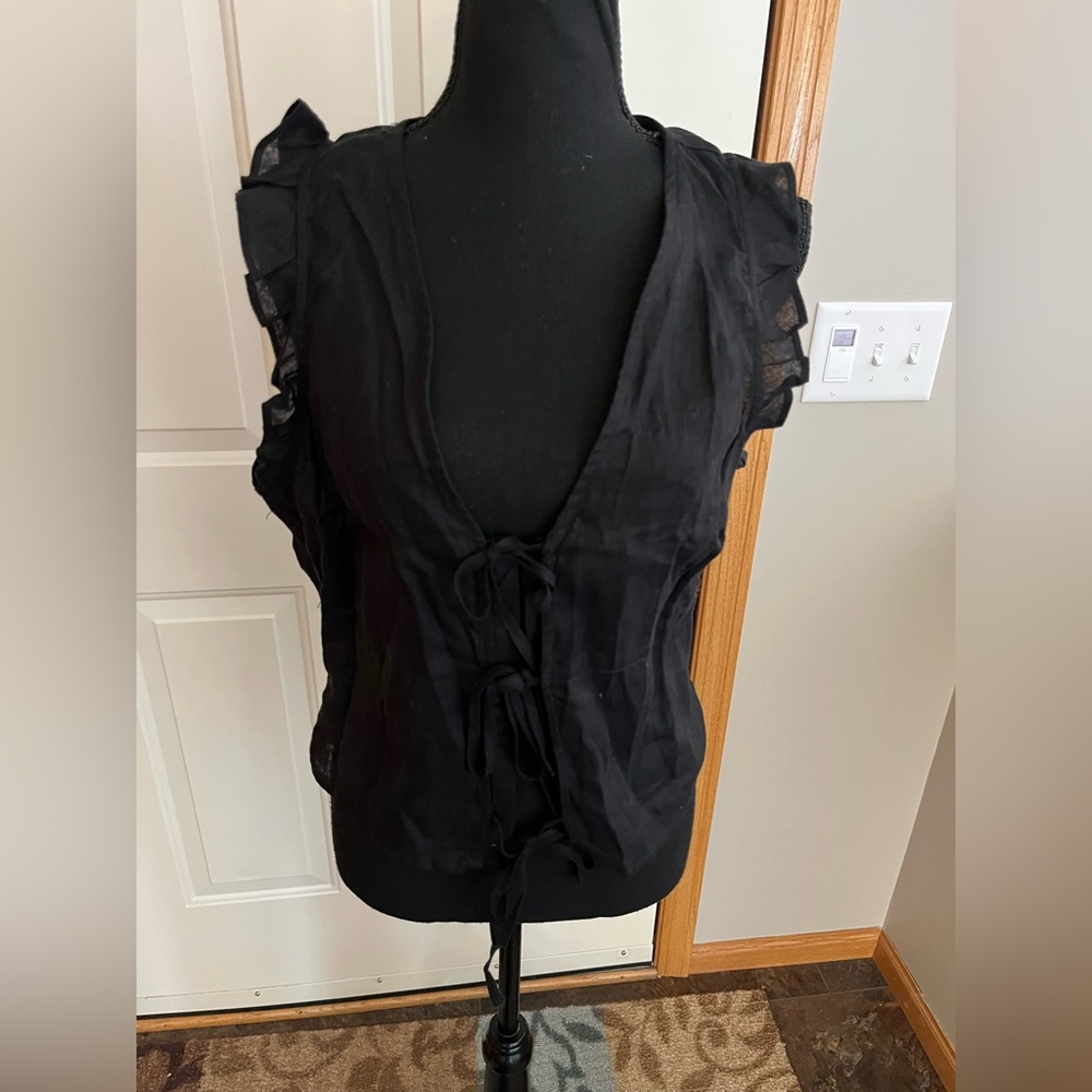 New Joie linen cottagecore black lace up smock back blouse best top. Size large